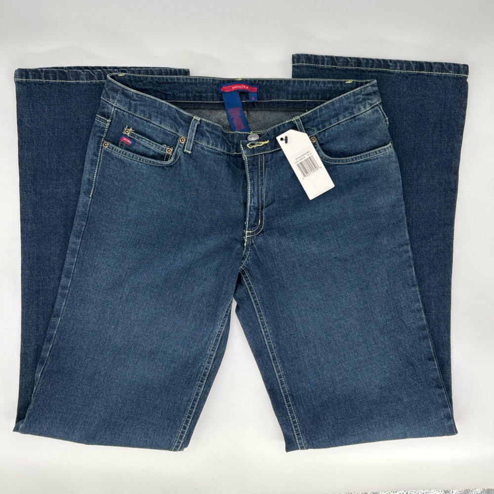 BCBG Max Azria Bootcut Jeans Size 6 NWT Medium Wash.